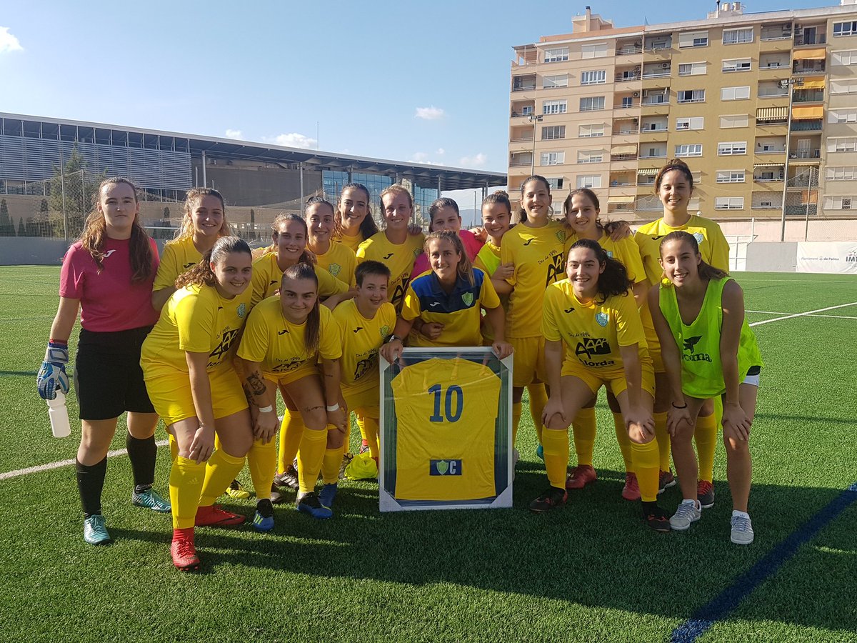 inde_campredo's tweet photo. Enhorabuena a nuestro femenino autonomica q disputará la semifinal de la copa ante el Collerense, tras empatar 3 a 3 contra Son Sardina
⚽️ Sam
⚽️⚽️ Esther https://t.co/dGN89PMteH