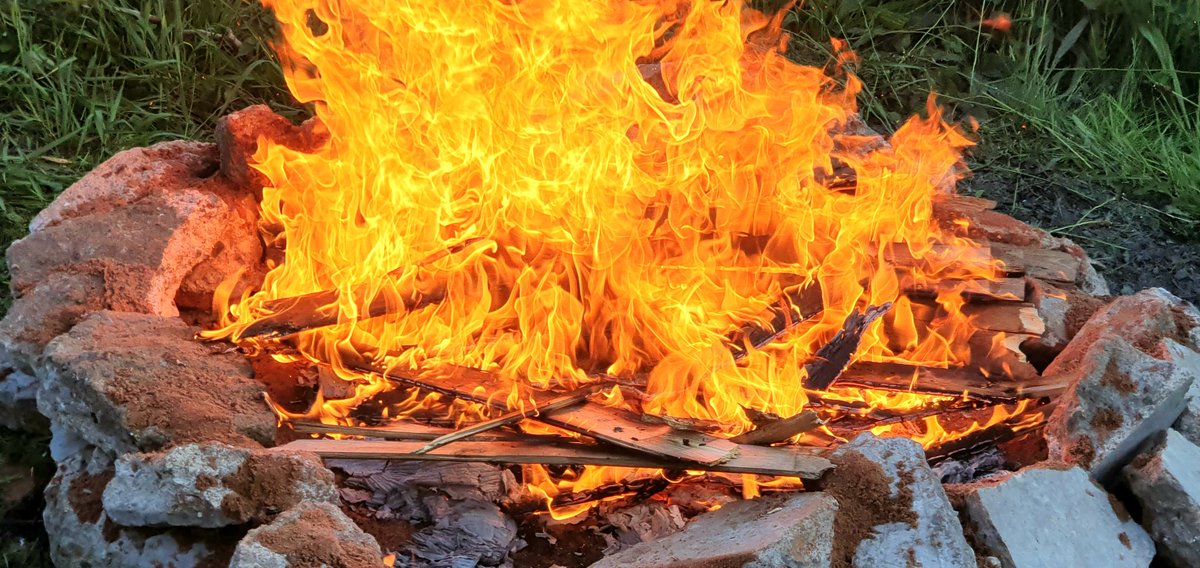 StarbornNomad's tweet photo. Homemade fire pit. #IBuzz https://t.co/Kmf37Qx9bN