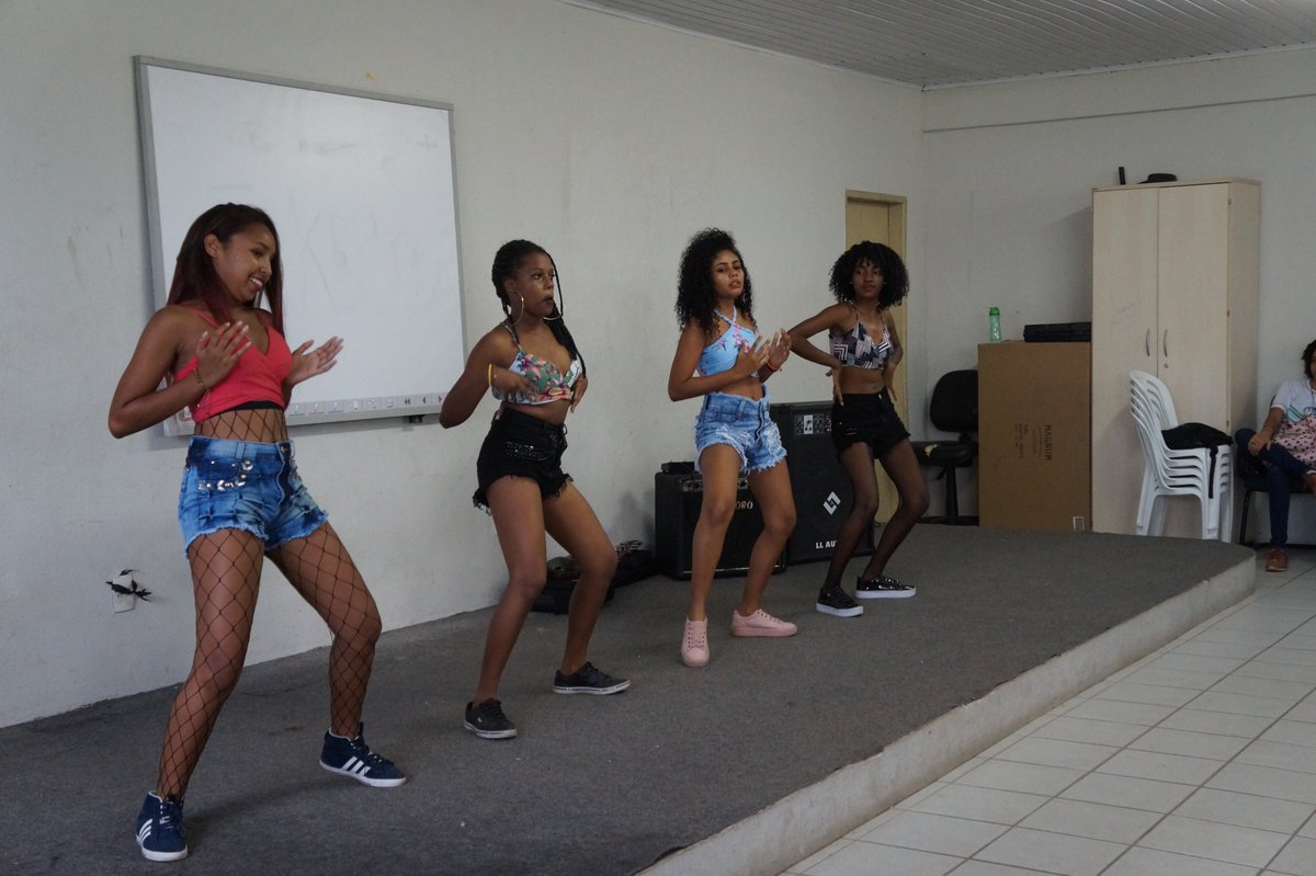 ifbaianocatu's tweet photo. 1ª etapa do FAMIF 2019

Dia 16/05/19 aconteceu a I etapa do FAMIF 2019. Alunos e professores realizaram performances artísticas e interpretações musicais.
Segue abaixo o resultado completo e algumas fotos do evento.

https://t.co/e8qBXegjDQ https://t.co/nRr7SbSifZ