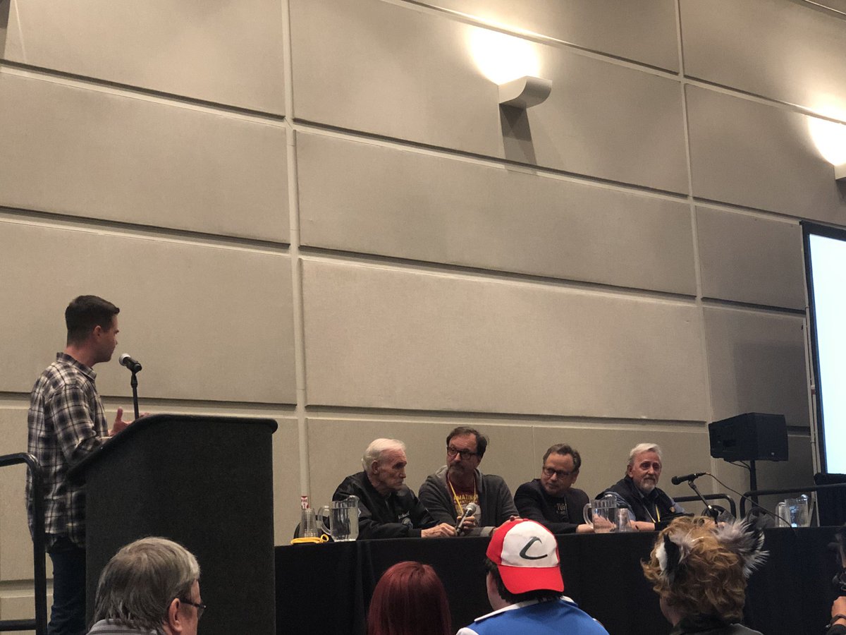 ParksAndCons's tweet photo. Next up on the @ComicConRvltn main stage is #Transformers 35th anniversary panel #CCRONT2019 https://t.co/VUFjCOFYZ4