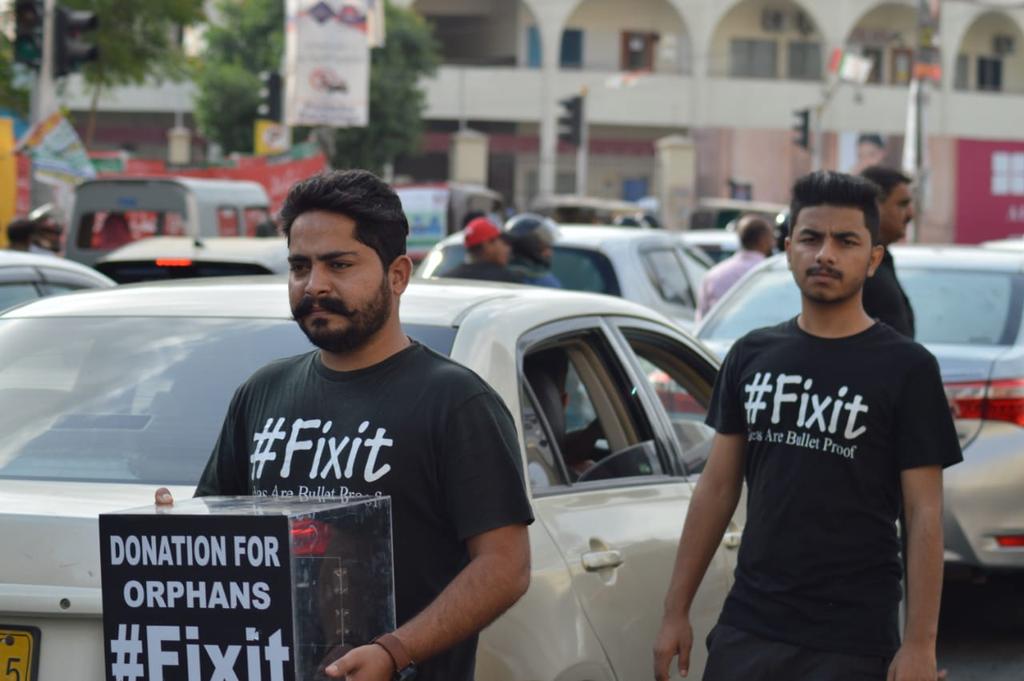 SadaqatFixit's tweet photo. #Fixit Karachi President Sadaqat Ahmad collecting donations for Orphanage at 3 Talwar Karachi -
12th Ramzan
#FixitFamilyHome
#FixitOrphanage https://t.co/KJRDCf9UpT