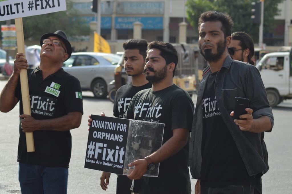 SadaqatFixit's tweet photo. #Fixit Karachi President Sadaqat Ahmad collecting donations for Orphanage at 3 Talwar Karachi -
12th Ramzan
#FixitFamilyHome
#FixitOrphanage https://t.co/KJRDCf9UpT