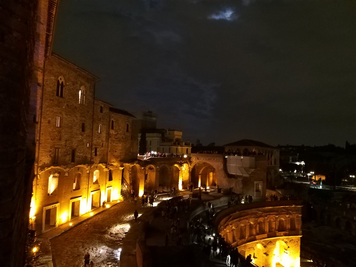 Uno dei luoghi di #Roma che preferisco
#MercatiDiTraiano

#ndmroma19 #nottedeimusei
