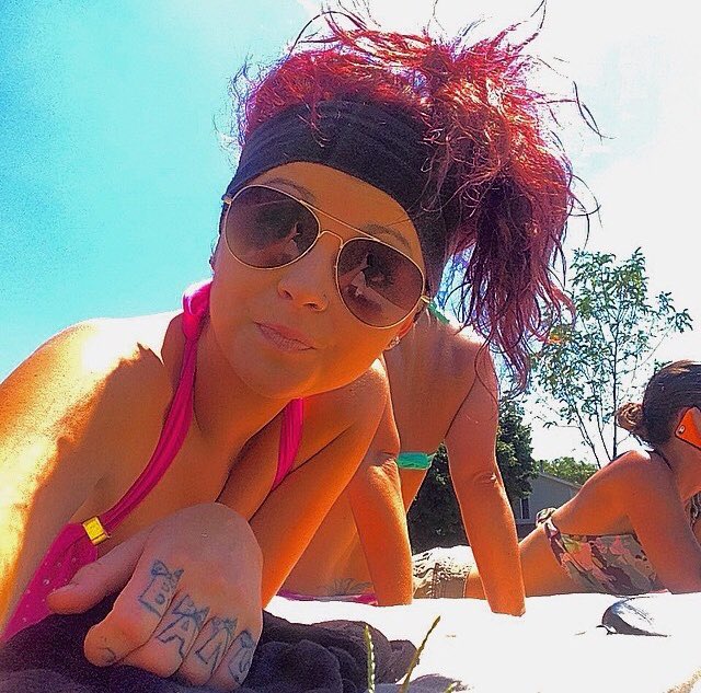 steele_selene's tweet photo. Throwback to when I had red hair! #sugarbaby #sugardaddy #sugarmomma #sugarbabylife https://t.co/LAwsQRqpDg
