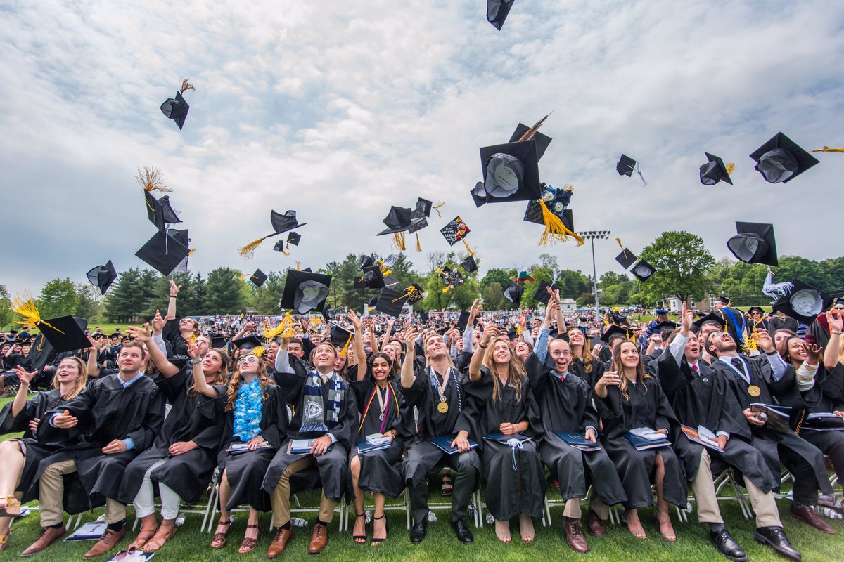 messiah_univ's tweet photo. #ALUMNI #MessiahGrad19 https://t.co/iJFNdXMvSW