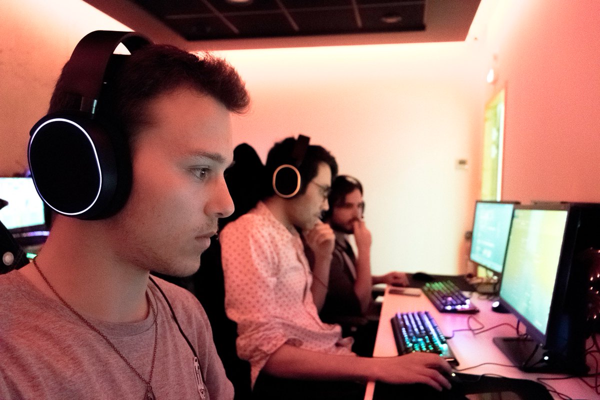 eSport evening with my buddies from <a href="/iridium_e/">Iridium E-Sports</a> at <a href="/TECesport/">ToulouseEsportConcept</a> !