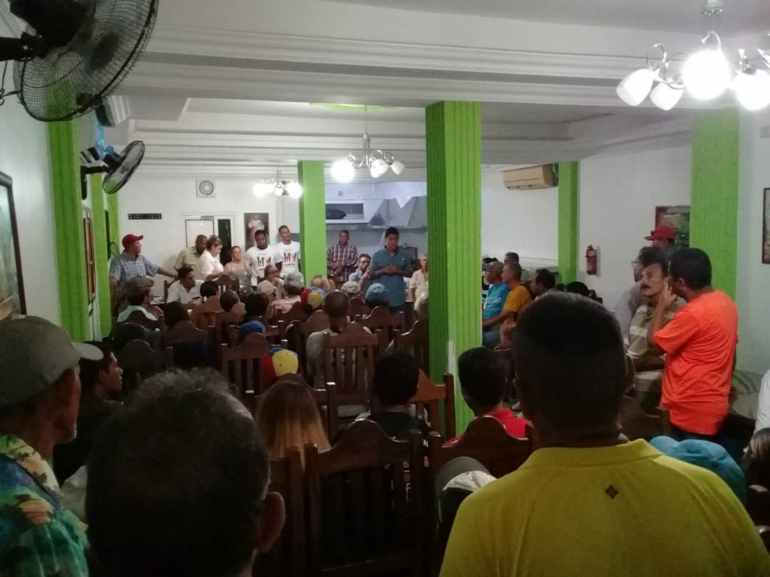 joseriera23's tweet photo. No vamos a descansar hasta que Cese la usurpación, Puerto cabello demostró que la esperanza nació para no morir. 

Organizados y movilizados vamos a conquistar la Libertad. ¡Grandes Porteños! 

#18May #Carabobo https://t.co/OLboNCyCGF
