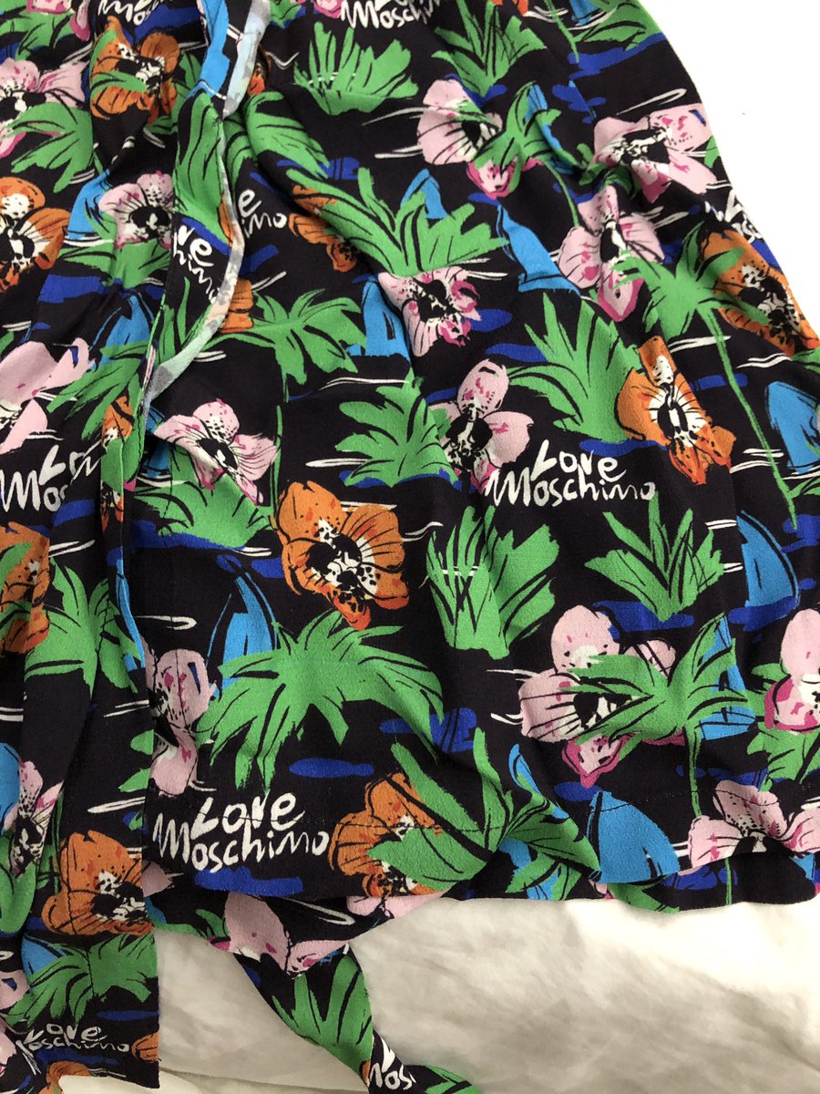 Perrie_Jay's tweet photo. £195 for a @Moschino dress from @ASOS and it arrives like it’s just been picked up from a charity shop floor ?????? @ASOS_HeretoHelp #creased https://t.co/fHl5YJdGKJ