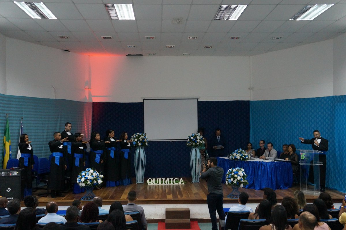 ifbaianocatu's tweet photo. Formatura de Licenciatura em Química
No dia 17/05/19, no IF Baiano Catu, aconteceu a formatura dos alunos do curso de Licenciatura em Química do semestre 2018.2. 

https://t.co/MfJ91hyesI https://t.co/Sb00xz975m