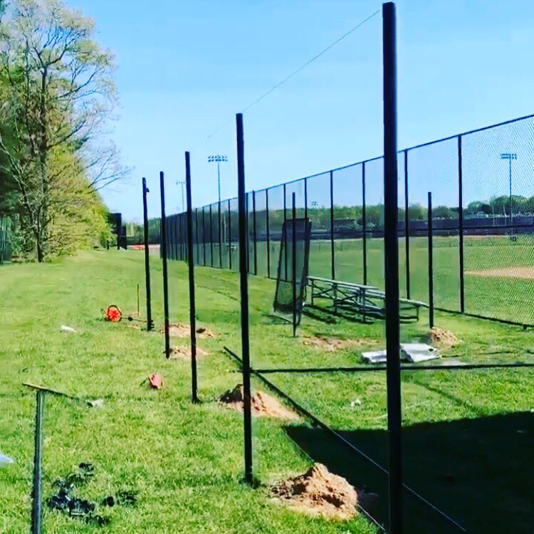 ClippersHCBL's tweet photo. Bullpen mound fence being put in a few weeks before the season. @HCBLBooth @HamptonsLeague @BKern3 #hcbl #hamptons #CollegeBaseball @axcessbaseball https://t.co/LA0Hdjs8lZ