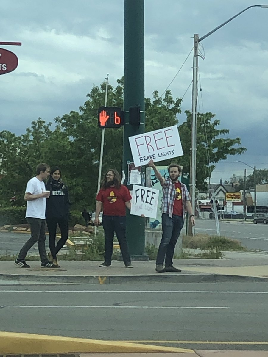 free my homie break lights 😔🤘🏽🚔