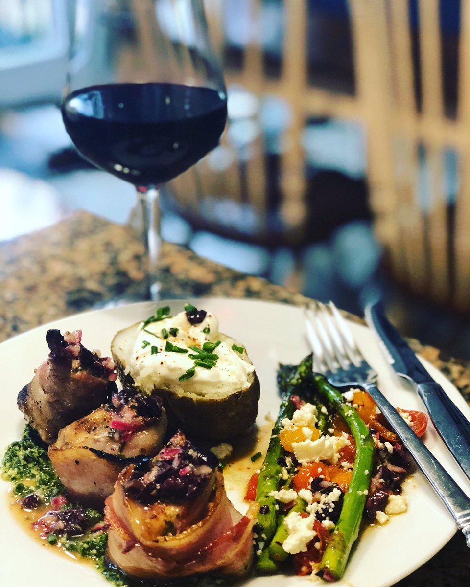scooterjolly's tweet photo. Grilled turkey medallions wrapped in double-smoked bacon, baked potato and spring asparagus with a drizzle of Mediterranean vinegrette with kalamata olives and feta cheese #foodie #longweekend #victorialongweekend https://t.co/YVWny05sgq