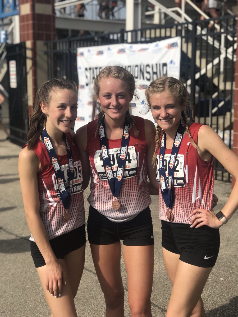 skinner0407's tweet photo. All three Lady Potter Distance Runners finish their 2019 Track Season as All-State Medalists!
3200m - @aspen_gordon 3rd @moremes01 6th
1600m - @aspen_gordon 4th @emmaskinner_4 6th

Team finishes 9th in State! #potternation #ihsastate #trackandfield #milesplit https://t.co/y1j6cNGfAk
