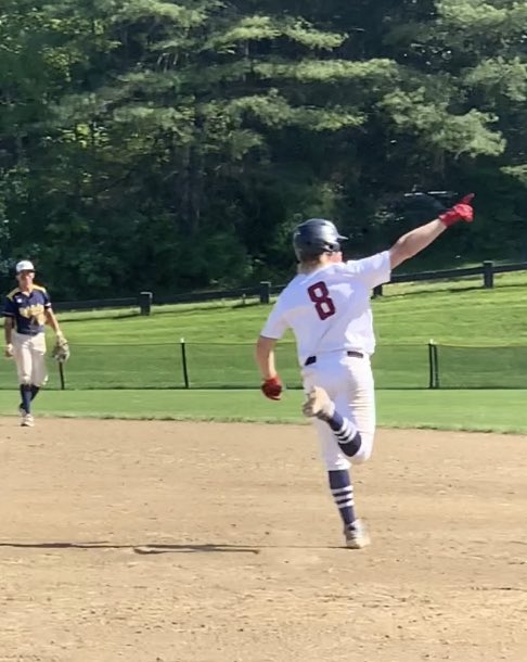 vervedezign's tweet photo. Ben going out with a bang in his last game at Avon Old Farms v. Trinity Pawling. #SeniorDay #HomeRun #sweetgoodbyes @BLevin_8 @AOFBaseball https://t.co/gt1KjVo8Bx