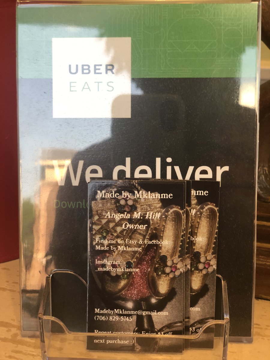 Coconewbie's tweet image. First restaurant to allow me to leave  my business cards!!🥰🥰🥰

@chickensaladchi