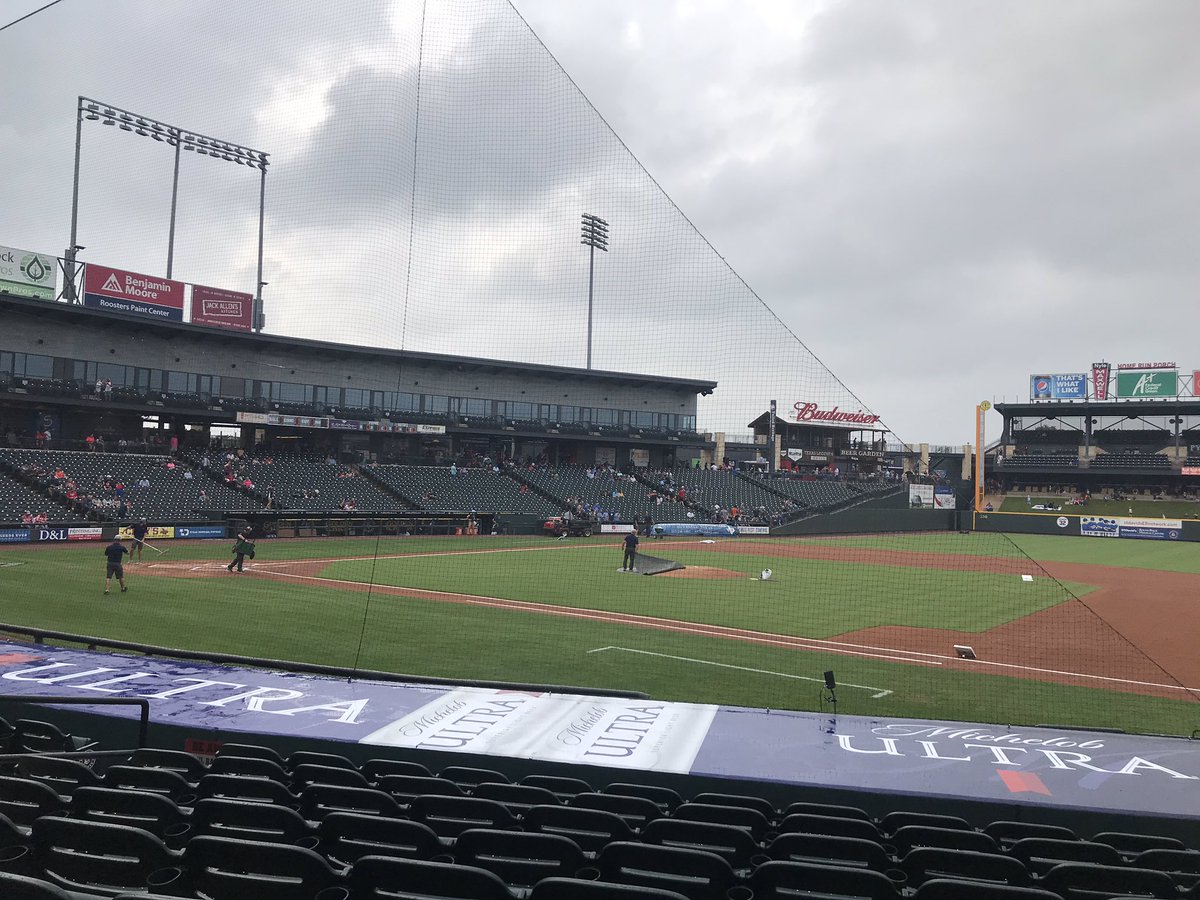 gmarc1232's tweet image. Rain is moving on out let’s go @RRExpress @astros #baseballtime #latestart #rainraingoaway