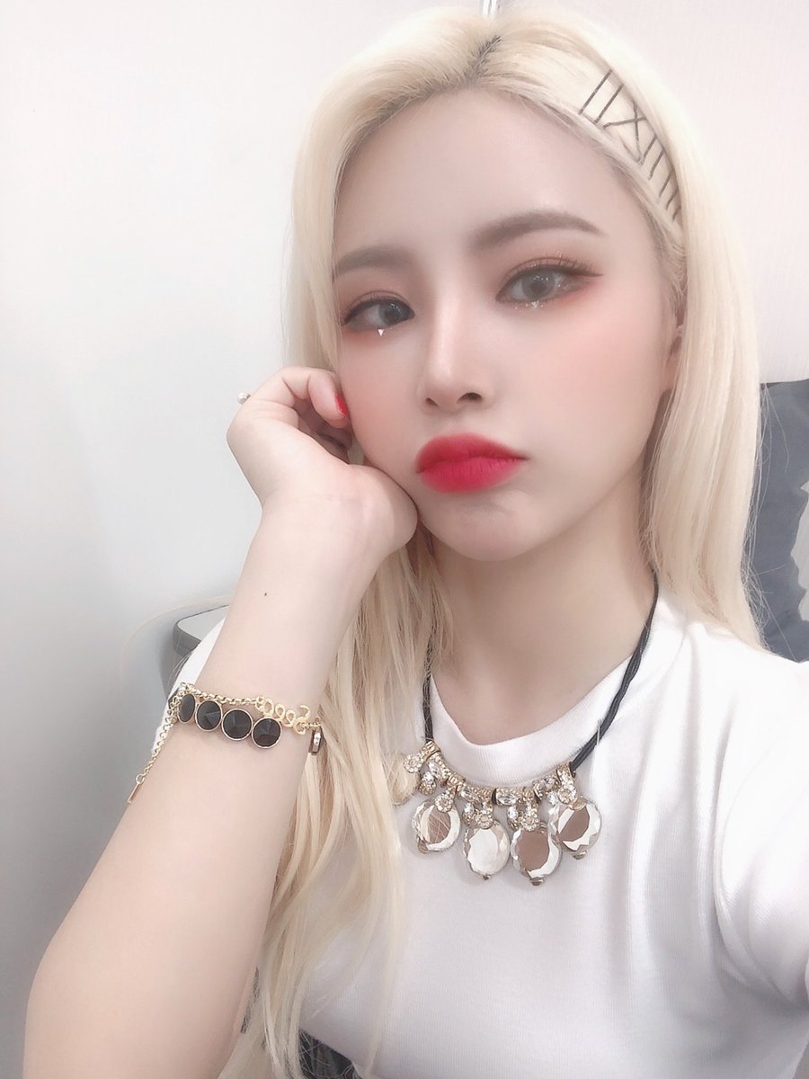 pinkfantasy_kr tweet picture