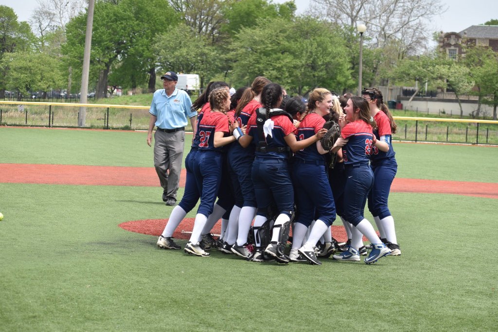 GuerinPrep's tweet photo. Congratulations to our 2A Regional Softball Champions!!!
#guerinprep #guerinpride #gators #gatorssoftball #champions #regionalchamps🏆 https://t.co/yeXbF1QTKy