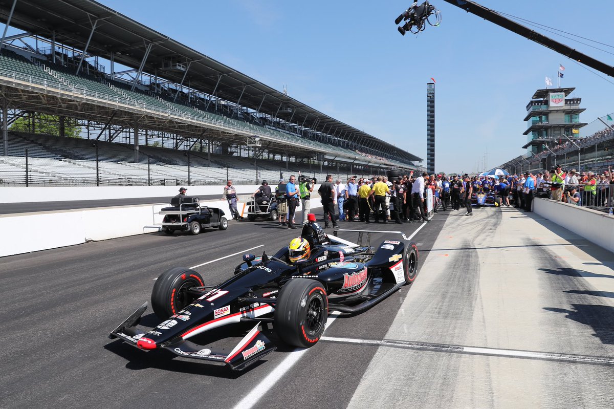SpencerPigot's tweet photo. We’re on provisional pole for the Indy 500! Great job by everyone @ECRIndy to have all three cars in the fast 9. We’ll be ready for whatever tomorrow brings! @indycar #INDYCAR #Indy500 https://t.co/Jx4vEazAuj