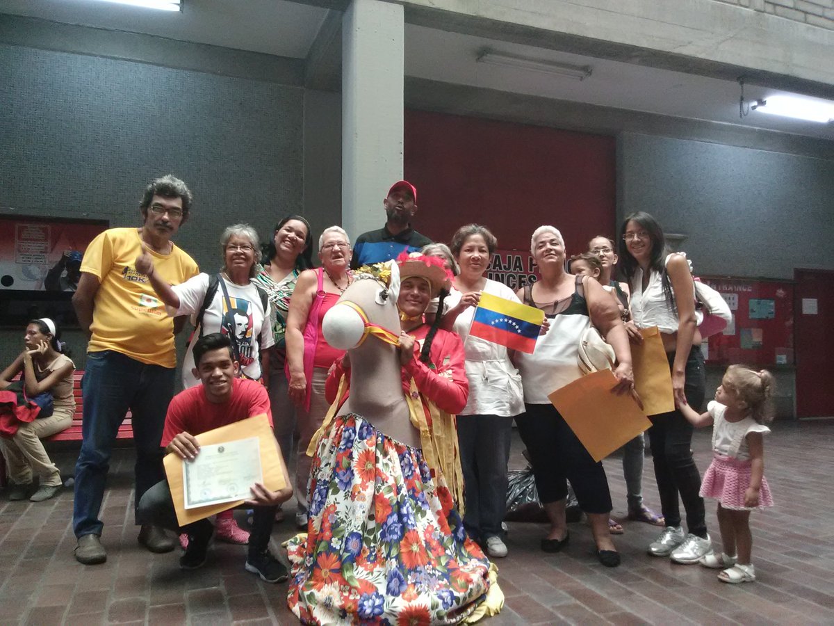 Acto cultural con motivo a la graduación de vencedores. #AraguaenResistenciaVenciendo