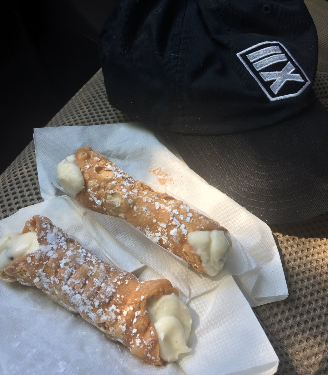 F3_CakeBoss's tweet photo. @DavidThieman when I run the Cannoli Run I don’t mess around!🤨

I go for the Double Barrel Shotgun Cannoli and none of this mini Cannoli Stuff 💪🏻👍🏻🤣
#queenkiller https://t.co/txut3ey9kP