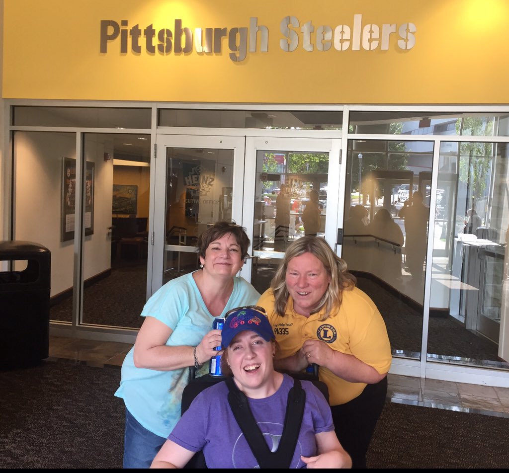 mrshannon's tweet photo. Kayla is a Browns fan but I think tonight we may have converted her into a Steelers fan #GarthINPittsburgh #SteelerNation #section139 https://t.co/bs2ZTBgw4Z