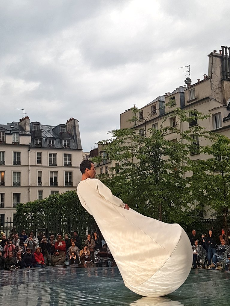Parisian touch tweet media