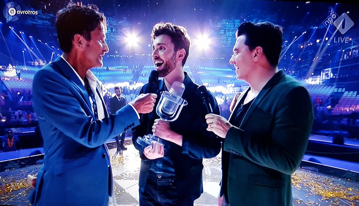 Yesss!!! #teamduncan Gefeliciteerd!! 🎉

Na 44 jaar heeft Nederland het Eurovisie songfestival gewonnen!! Dank je wel #DuncanLaurence