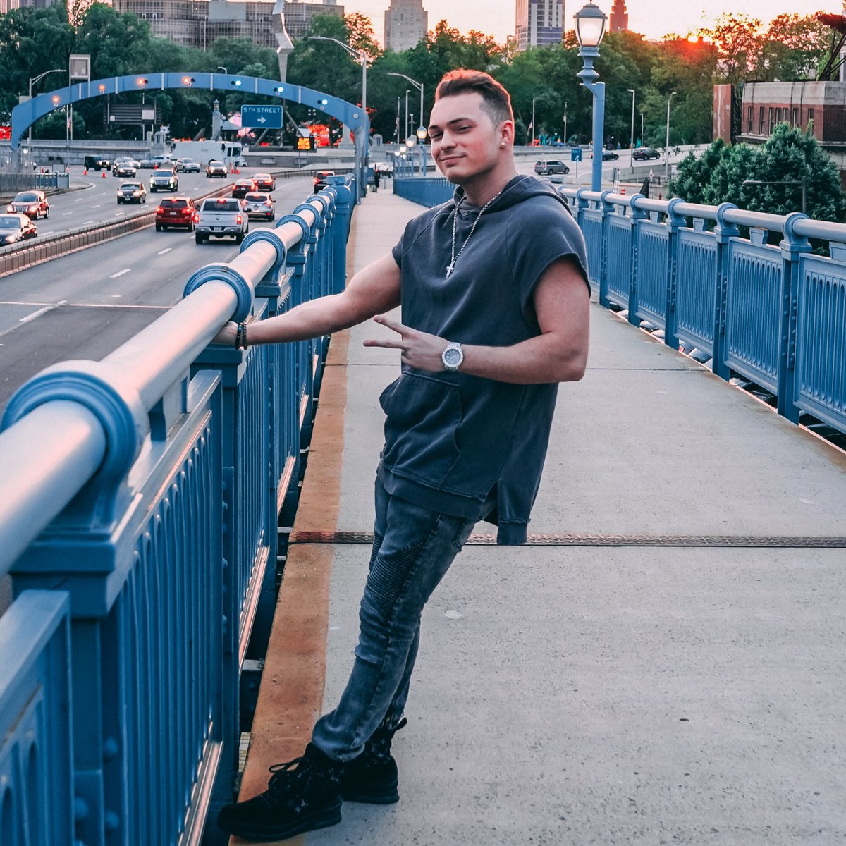 Lance210's tweet image. 