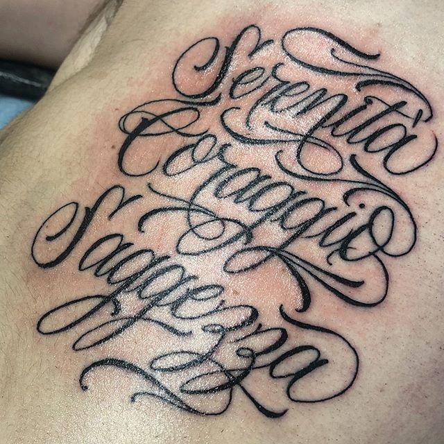 NYHCtattoo's tweet photo. More amazing script by @jessiefora •
To book an appointment with Jessie email the shop at nyhctattooshop@gmail.com
•
#nyhctattoos #jessiefora #scripttattoo #serenitacoraggiosaggezza #traditionaltattoo #scriptmaster #letteringtattoo #newyorktattoos https://t.co/akGZt8kARb https://t.co/QiJEGeTy9b