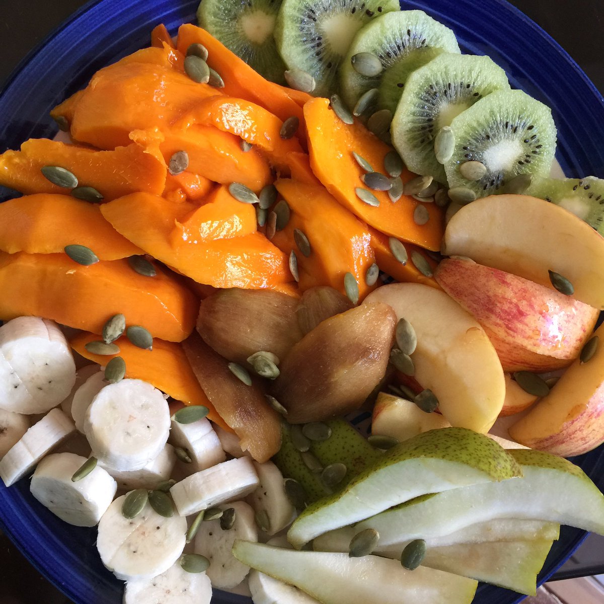 Because, fruits taste so much better when chopped and presented nicely in a plate. 🙈 #thatshowieat #HealthyLife #HealthyLiving #HealthyEating #fruitplate #SundayMorning #SundayFunday #mebeingme