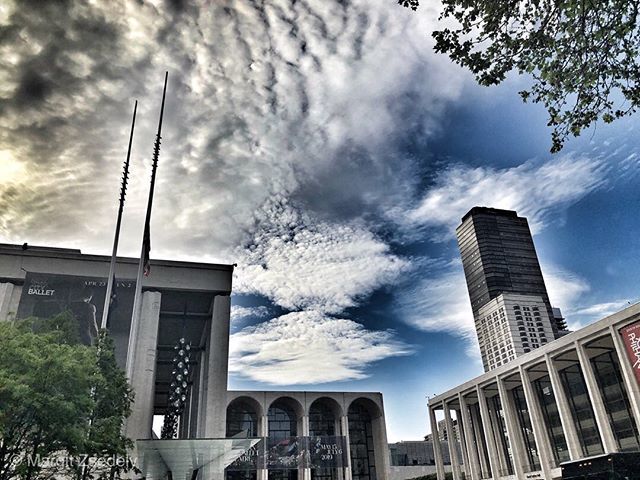 Up in the clouds (Lincoln Center NYC)

#fineartphotography #finearephotographer #conceptualphotography #fineartportrait #artisticphotography #emotive #artist  instagram #of2humans #capturedconcepts #visualsoflife #l0tsabraids #featuremeofh #pixel_ig #mar… bit.ly/2w69Qaf