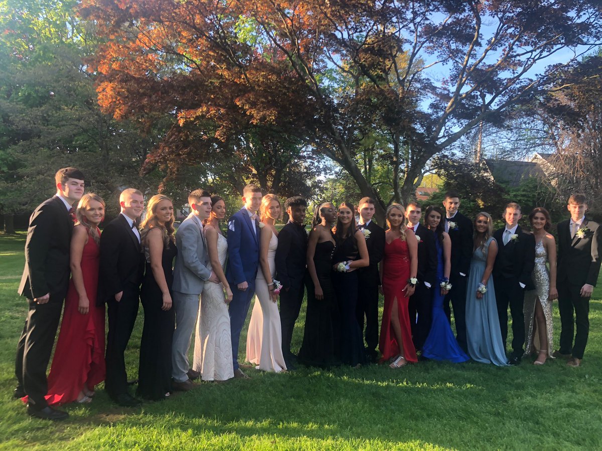 StepinacSoccer's tweet photo. Cheers to all our incredible Soccer players you clean up well! Thanks for your commitment to Stepinac Soccer and all the support from your families the past four years. From those who have been given much, much is expected. Best Coach Hanley. https://t.co/eCflm5iIZt