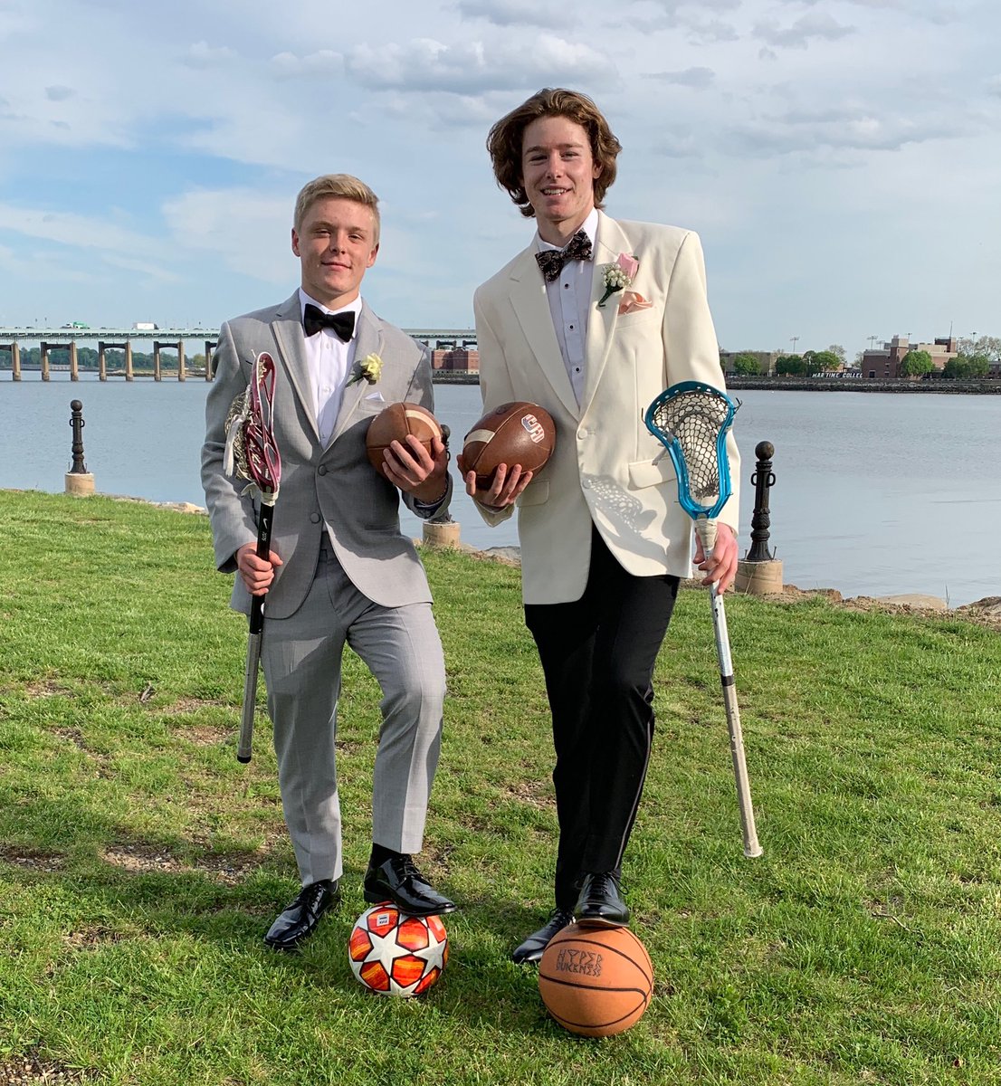 StepinacSoccer's tweet photo. Cheers to all our incredible Soccer players you clean up well! Thanks for your commitment to Stepinac Soccer and all the support from your families the past four years. From those who have been given much, much is expected. Best Coach Hanley. https://t.co/eCflm5iIZt