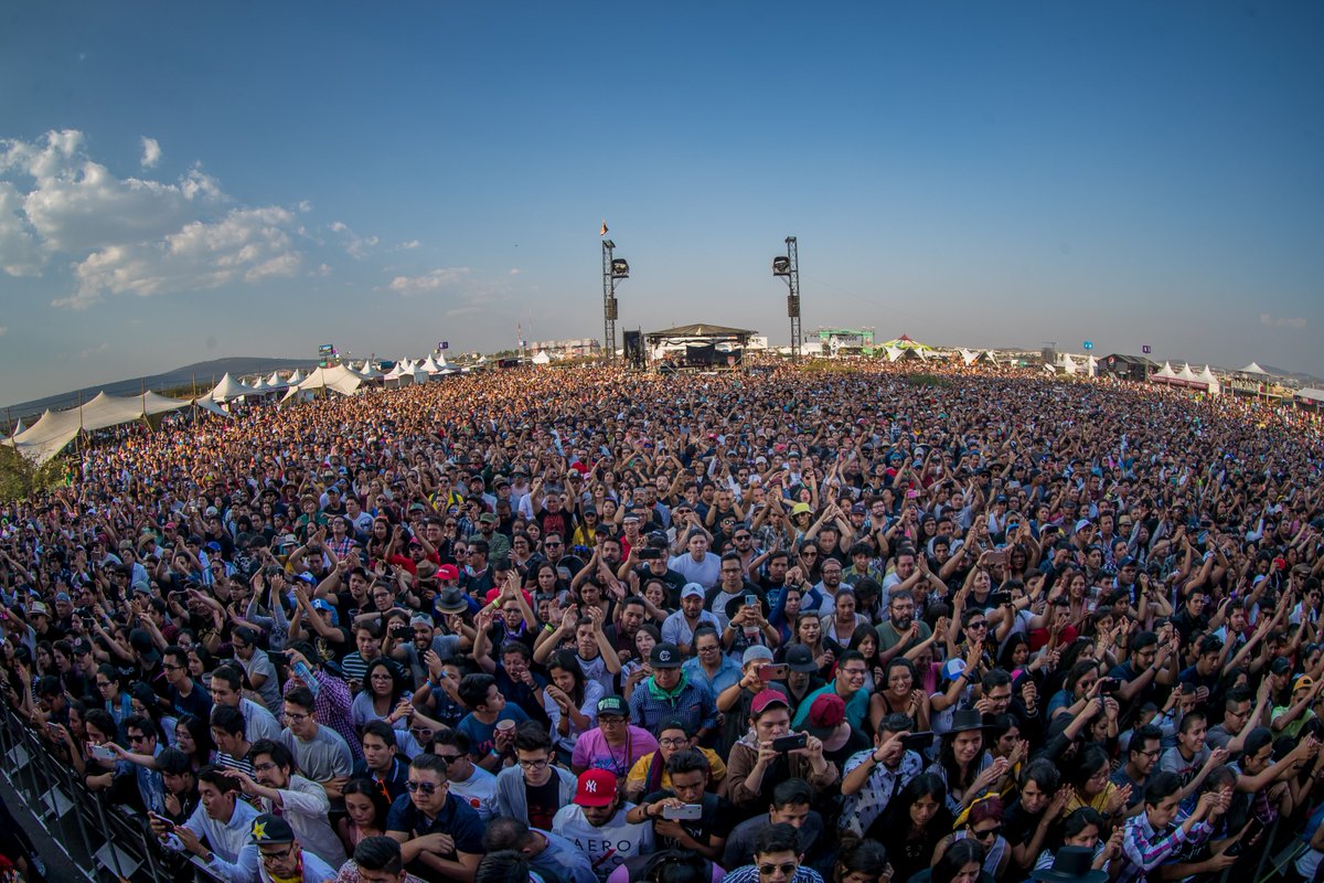 🎤¡El @RockEnTuIdiomaS puso a todo Querétaro a cantar! 💓 ¡#PulsoGNP se prepara para recibir la noche!