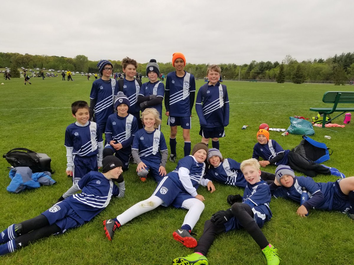 ChrisKorent's tweet photo. Hudson U11 Boys Blue team braving the cold and proud of their first win of the season in the Rivertown Classic tournament. 3-0 vs South St. Paul @SoccerHudson https://t.co/h0qmoeVW9n