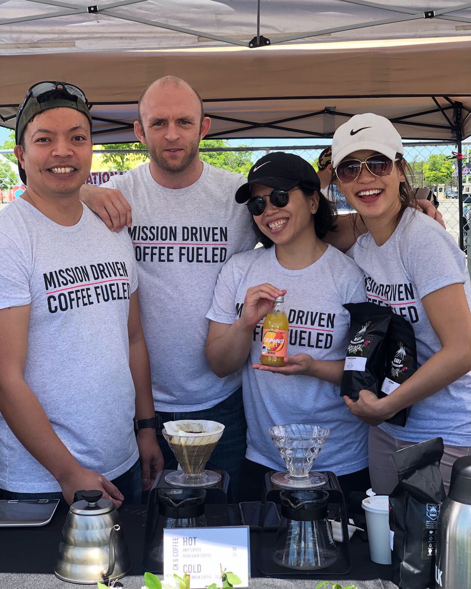SkeeterNYC's tweet photo. So many smiles. I love all our vendors at @theworldsfare โบ๏ธโบ๏ธโบ๏ธ bringing joy and good eats! More tomorrow. Come by! Tix at the door. #foodcurated #queens #citifield #theworldsfare https://t.co/5qK6w000TO