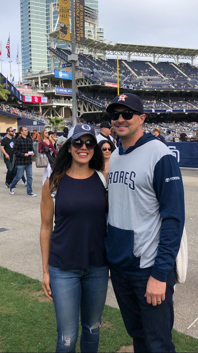 rocheg13's tweet photo. Date night! @Padres #petcopark https://t.co/7WlOpyPKtm