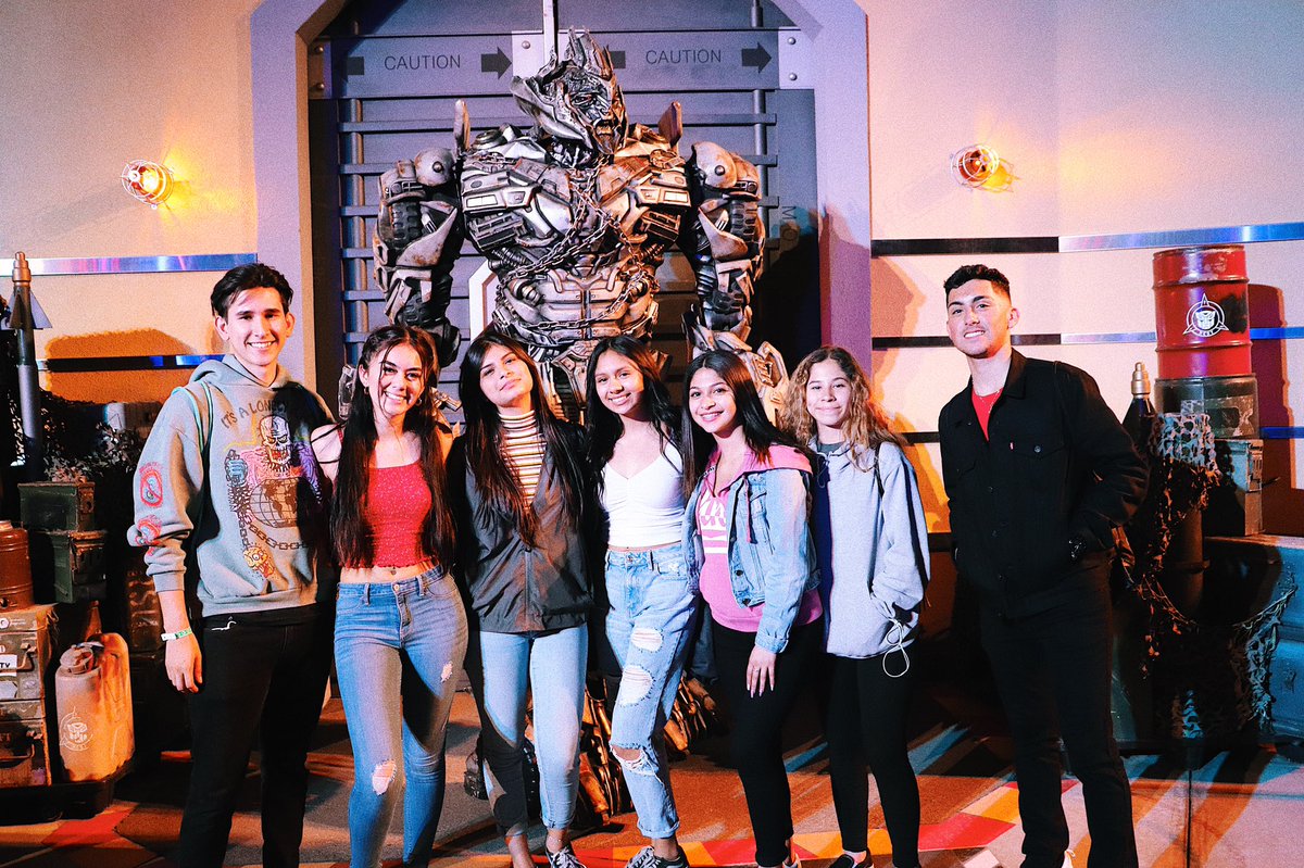 JesusmaLoverde's tweet photo. instagram fucks up the quality so im posting it here too #GradBash2k19 #meetmarshmellouniversal https://t.co/GPrfaLahqE