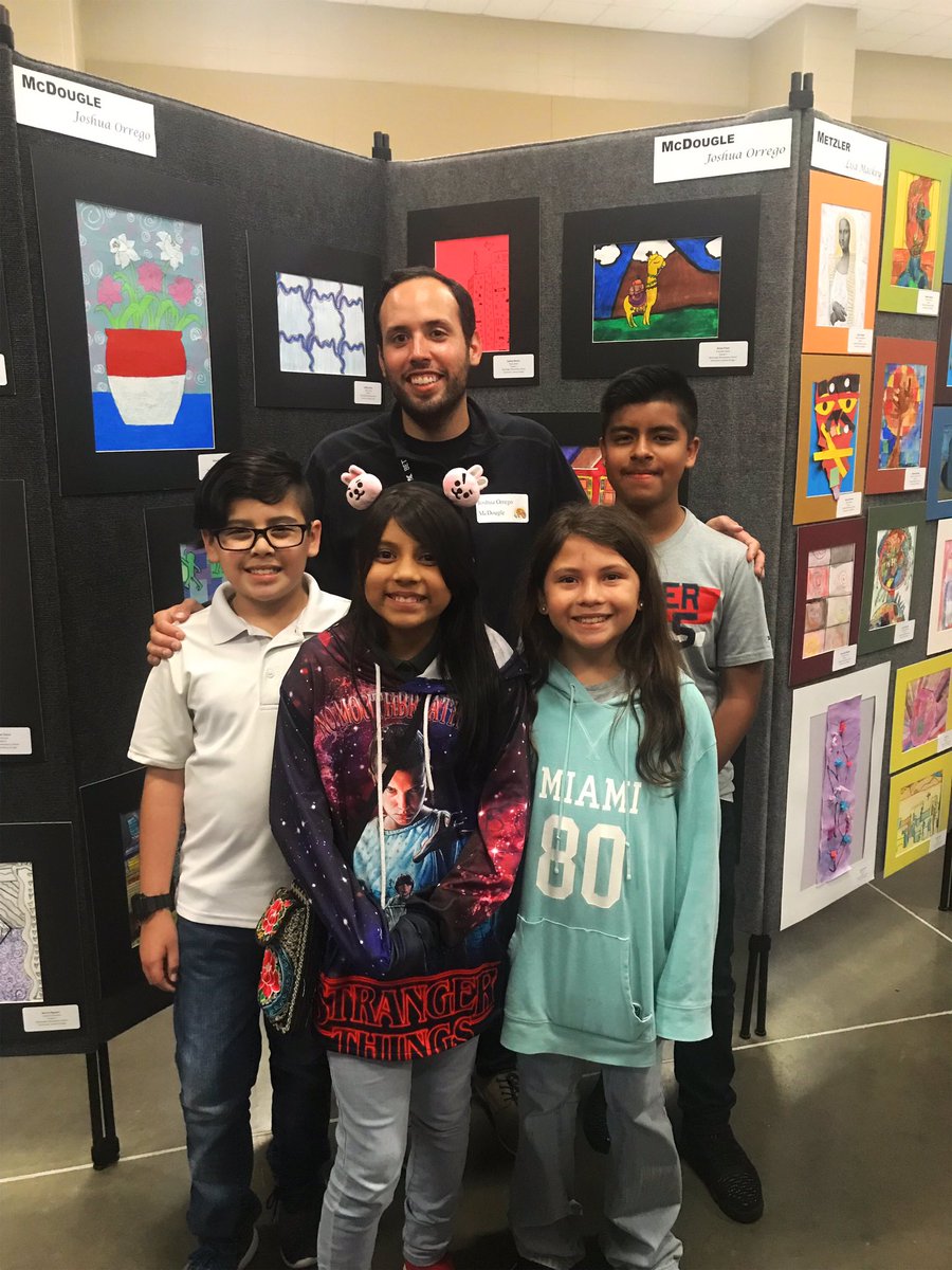 McDougleKISD's tweet photo. So proud of our 🦁’s showcasing their art work!! Congratulations 👏🏻 #MomentsInKlein #Promise2Purpose #artistinprogress Thank you Mr. Orrego for encouraging our students. https://t.co/1373byzjP8
