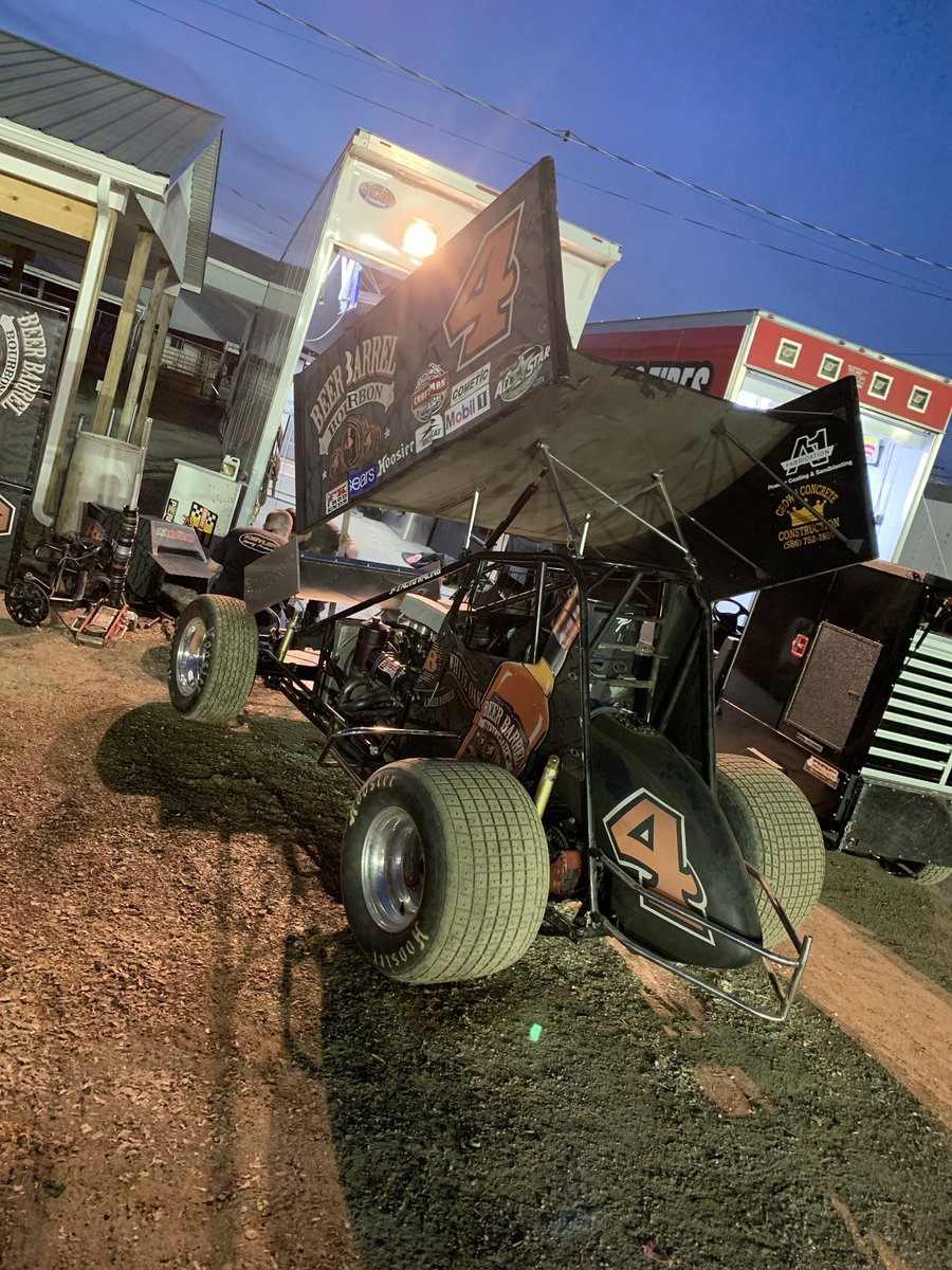 paw_racing's tweet photo. All better now, B-Main fight coming!
.
.
#racing #sprintcar #dirttrackracing #dirttrack #dirtracing #racecar #dirt #sprints #motorsport #racecars #ovalracing #motorsports #hoosier #sprintcars #afcssprintcars #laneracing #caphenry https://t.co/pSWO98k4ZE