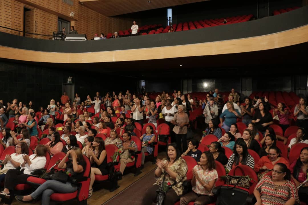 gladysrequena's tweet photo. Celebración del D��a de las Madres para las Servidoras Públicas del @inass_oficial https://t.co/9svTTVCR7W