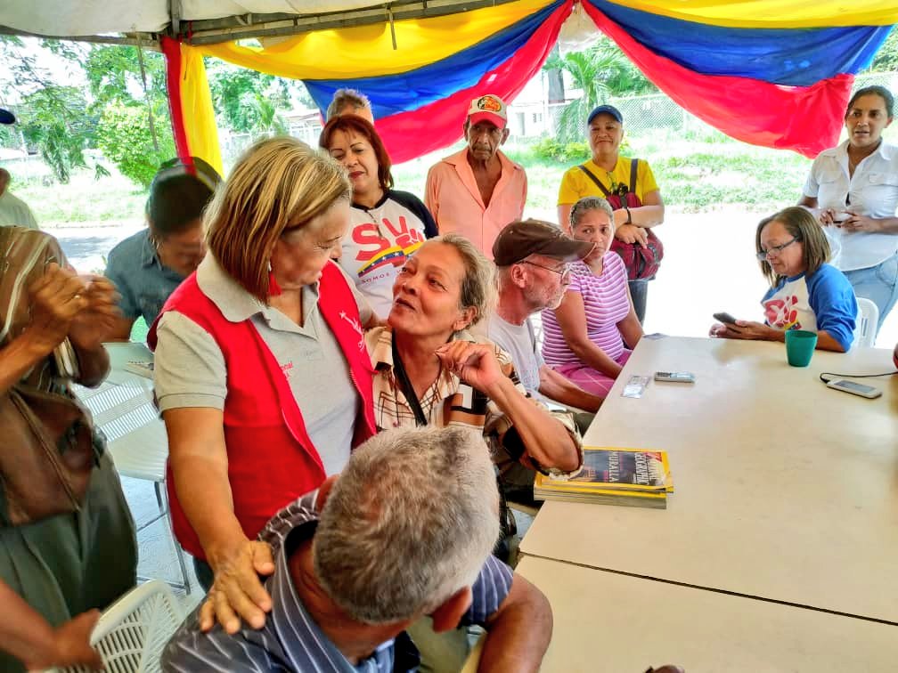 gladysrequena's tweet photo. #18May Este sábado estuvimos en el estado Cojedes acompañando la jornada de inscripción del Chamba Mayor @nicolasmaduro @margaudpsuv https://t.co/FNc47QEl99