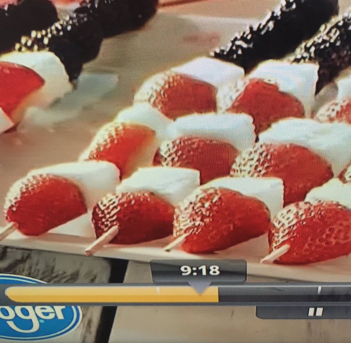 mollsfarm's tweet photo. Hey @kroger — I’m dying to know...what are the white cubes skewered between the strawberries on the fruit kabobs in this commercial??? Sugar cubes? Tofu? Square marshmallows? Frozen mayo cubes? (*see “classic mayo” in background) #kroger #mysterykabobs https://t.co/upXQkZznuw
