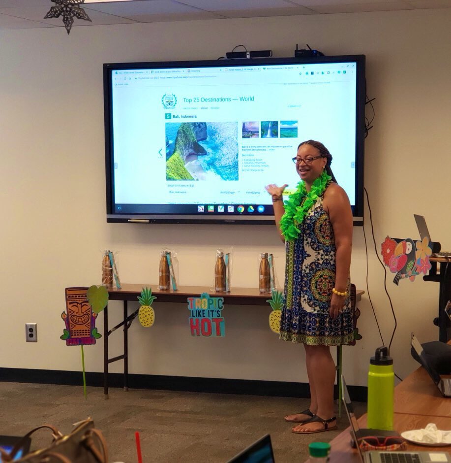 TECHCOORD_J's tweet photo. Great job @1to1architect representing Region VI and @CHSEaglesDekalb with an excellent presentation on @wakelet at the #DCSDFuse Learning Luau! @DeKalbSchoolsIT #DCSDLevelUP https://t.co/TbqiA10zYE