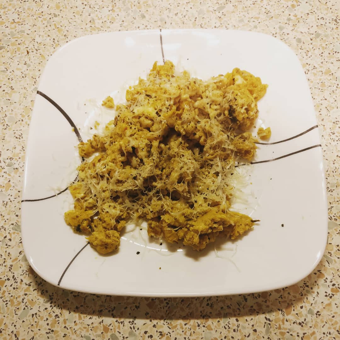 drgandalf52's tweet photo. Cheesy khima eggs and peanut butter and blueberry swirl (skyr yoghurt).
#yummy and #tasty
#ketosuhoor #ketosihori #halalketo
#keto #ketodiet #ketogenic #ketogenicdiet #ketolife #ketofam #lowcarb #ketolifestyle #ketoweightloss #experiment #ketoexperiment #nocarbs https://t.co/sWCNxWuec2