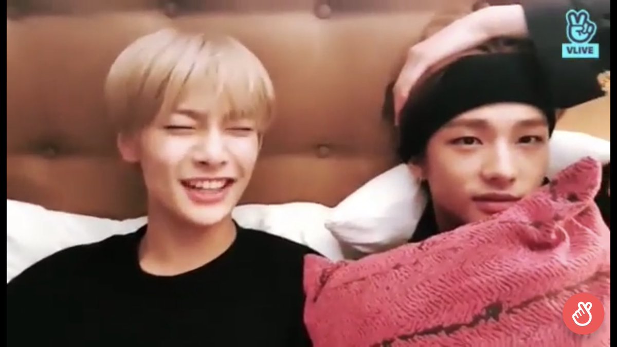 FayeLovesKpop's tweet photo. @bts_grz hm https://t.co/AXxE3bKbhd