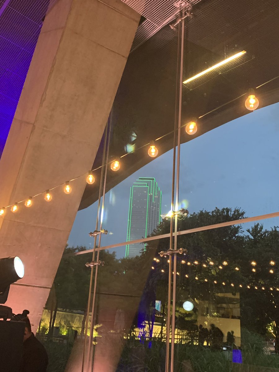 MHS_co2019's tweet photo. 🌃✨Don’t forget to find a great view of the Bank of America Plaza!  Try windows along the escalator or the main dance floor so you can see the tallest bullilding in Dallas “light the night” at approximately 10:05 and then glow GOLD just for Mansfield High until 10:15!!!  ✨🌃 https://t.co/I9d3sycHAL