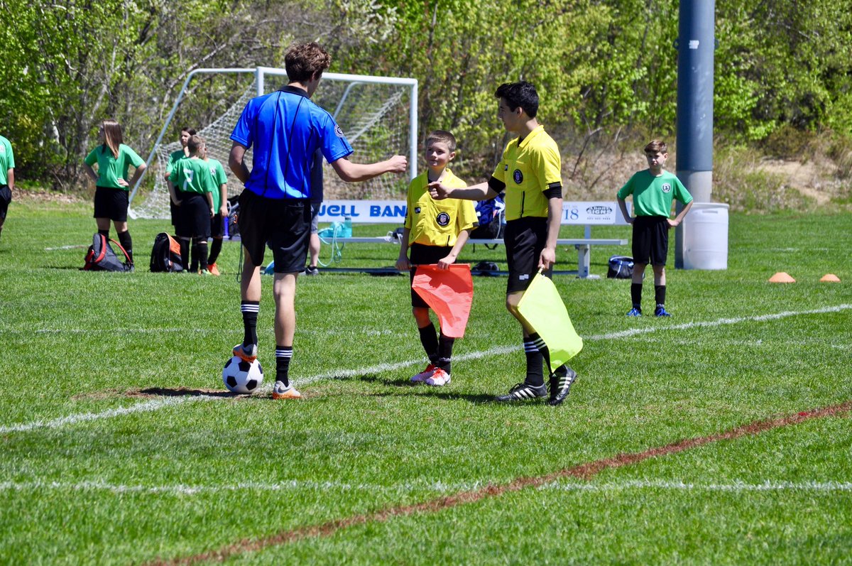 jlo5150's tweet image. First game as a patched official, AR duty #soccer #gettingpaid #fieldgeneral .@djdhear #condog24