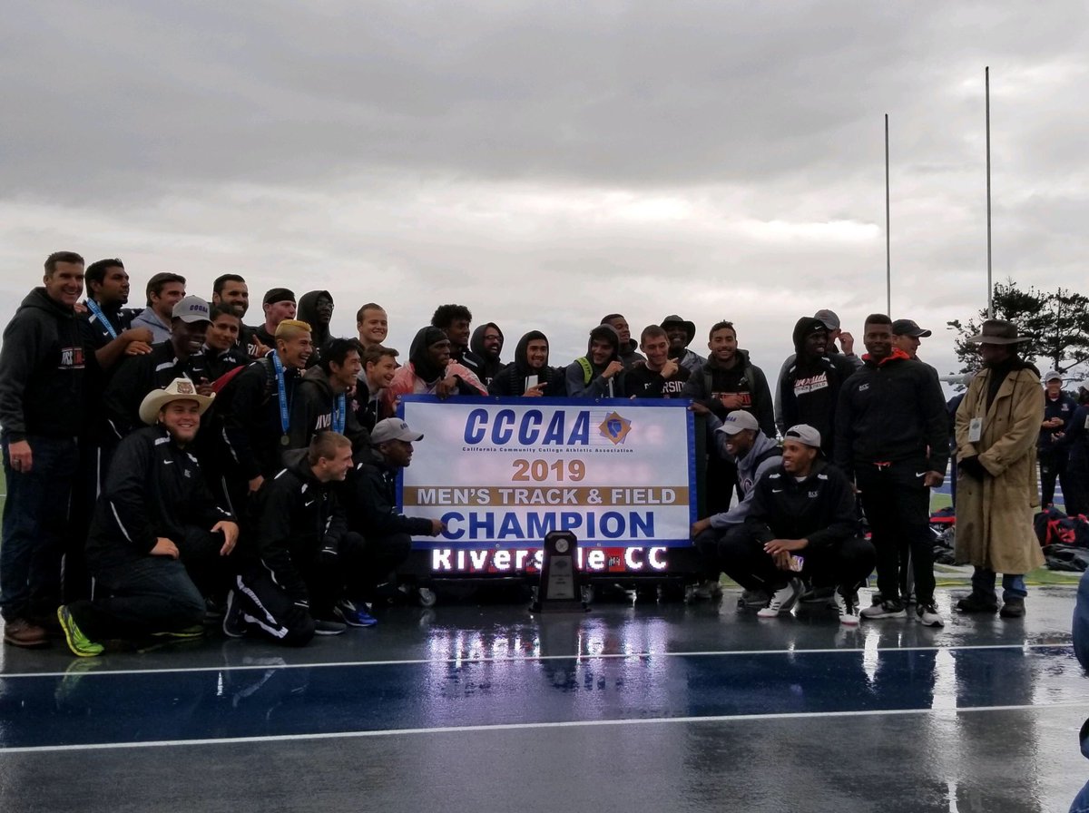 rcc_athletics's tweet photo. Ladies and gentleman, your 2019 @CCCAASports Men’s Track &amp; Field State Champions 🥇 #TheCommunitysCollege https://t.co/paehi64n92